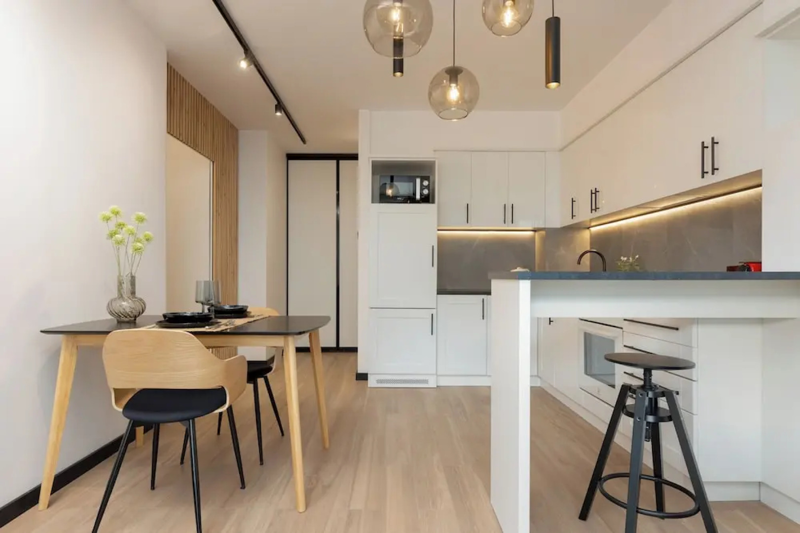 Piaseczno Stylish Apartment by Renters