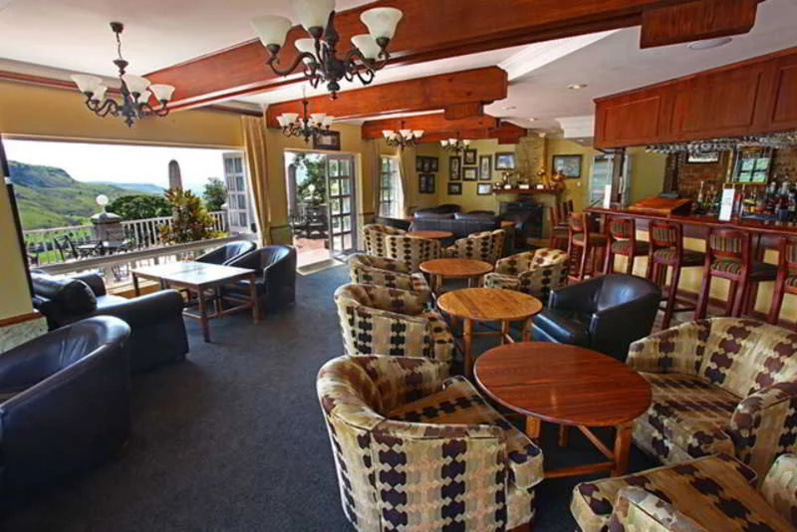 Cathedral Peak Hotel