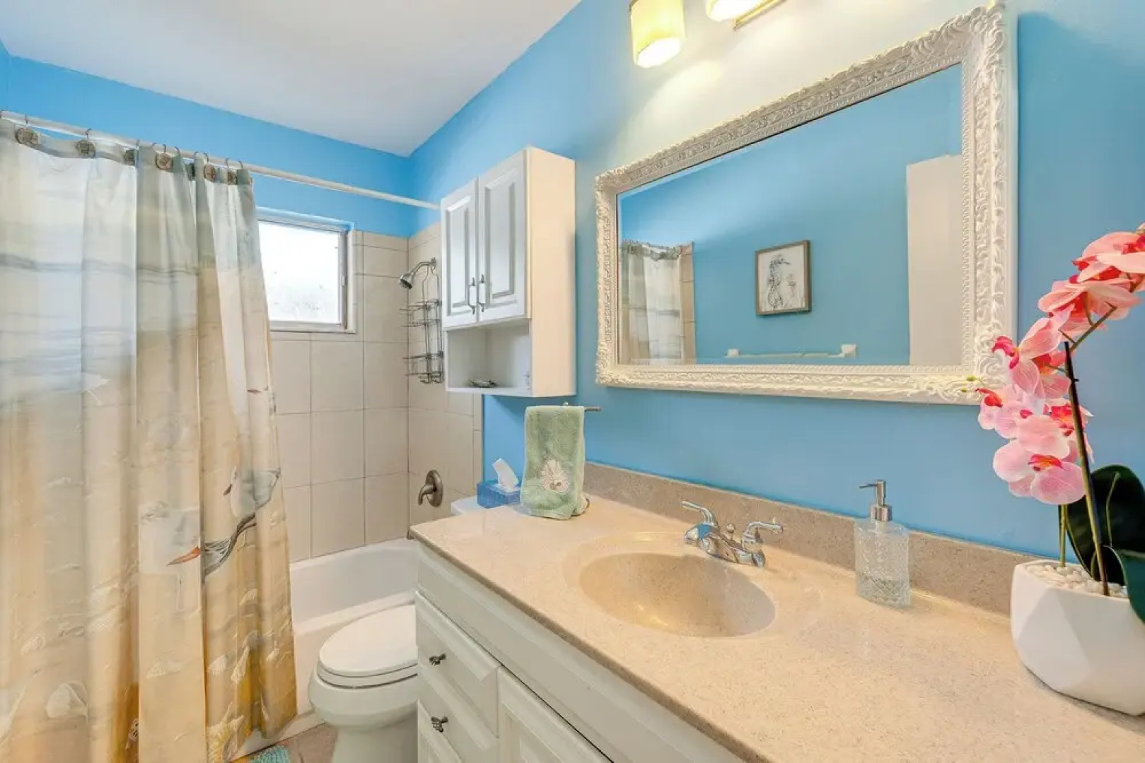 4 Mi to Warm Mineral Springs: Canal-front Getaway