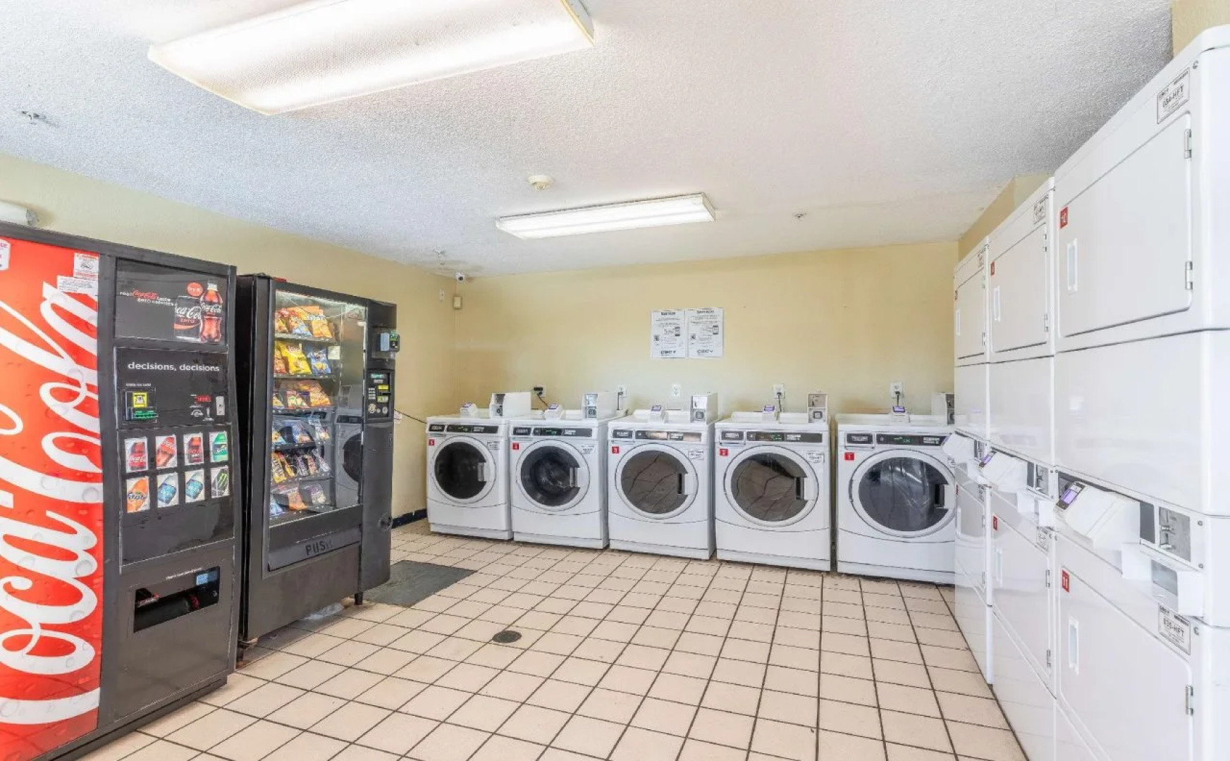 HomeTowne Studios Orlando - Casselberry