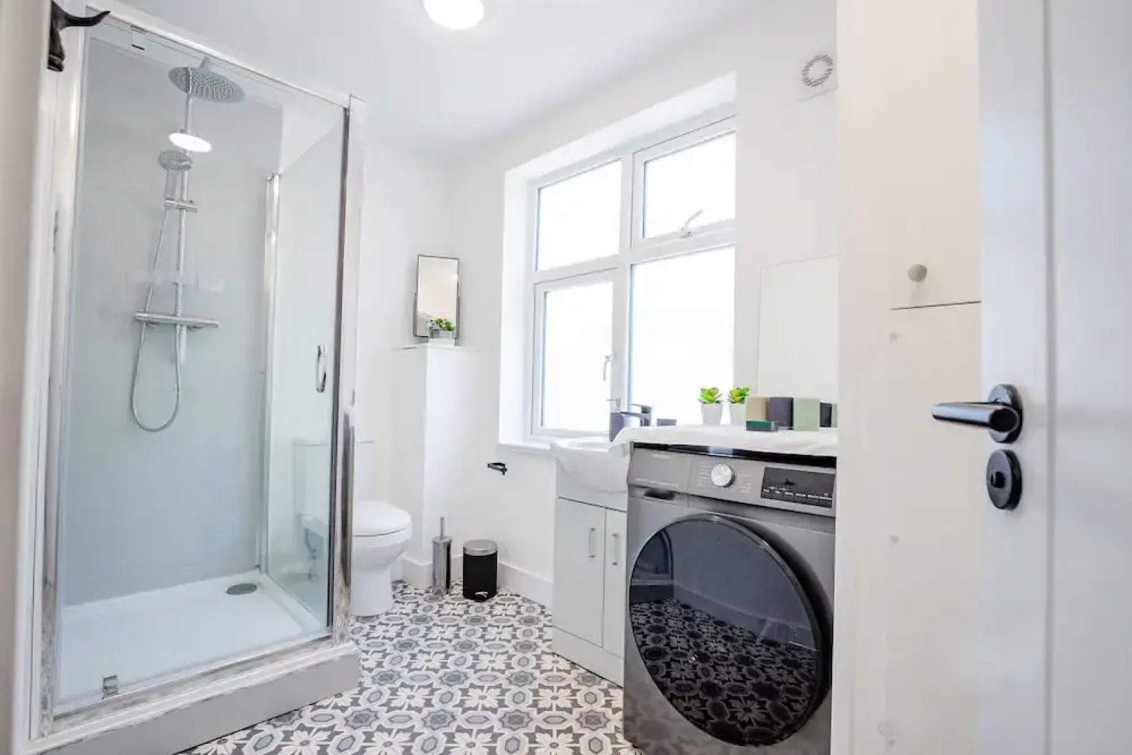 Host Stay Croydon Road Apartment