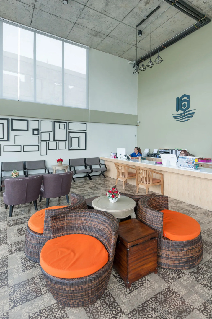 The Sixteenth Naiyang Beach Hotel