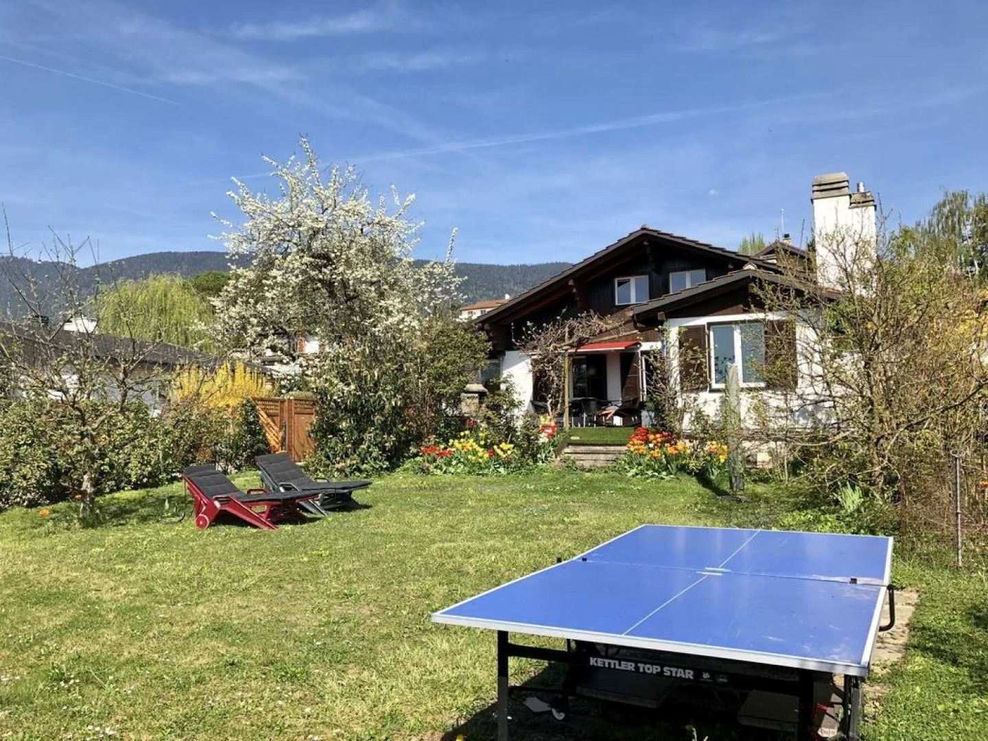 Maison au bord du lac