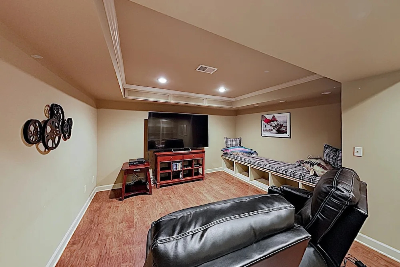 Designer W/ Chefs Kitchen & Home Theater 6 Bedroom Home