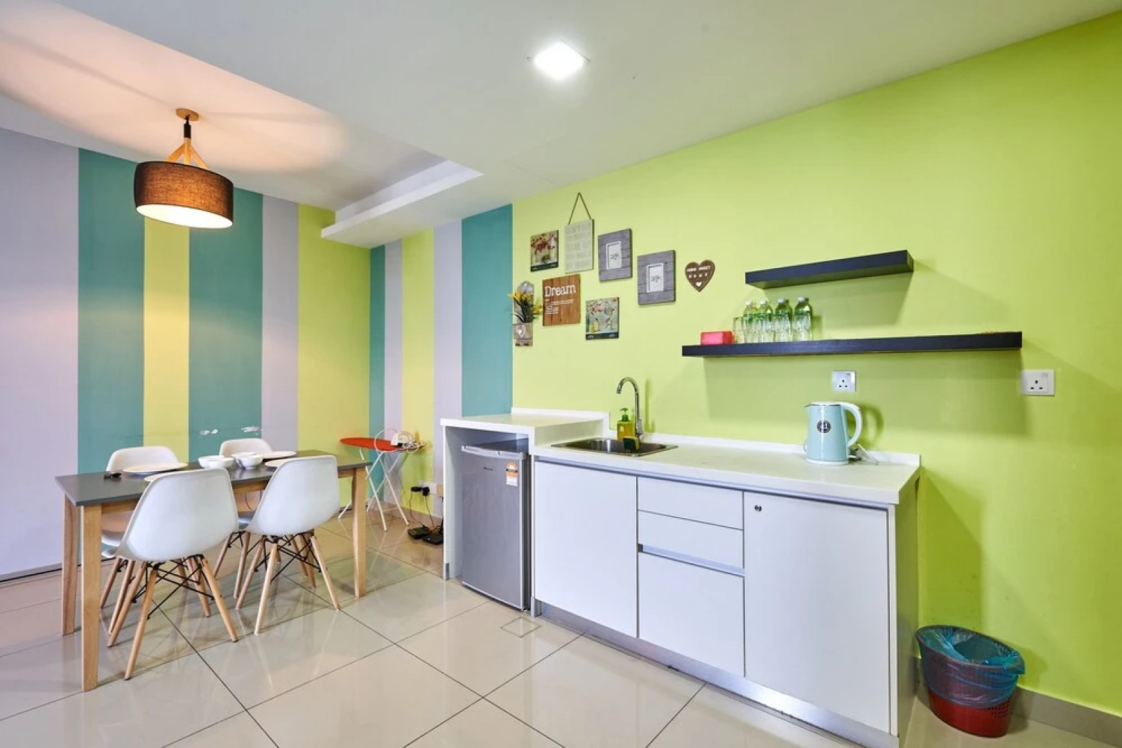 OYO Home 44002 Classic 2br Setia Alam Trefoil.