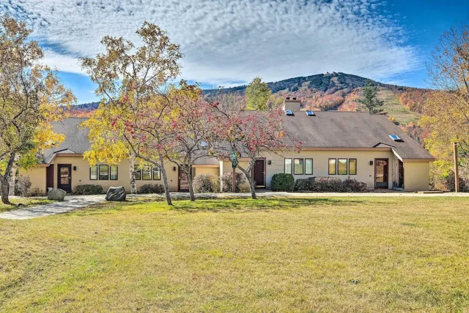 Primely Located Dover Escape < 1 Mi to Mt Snow!