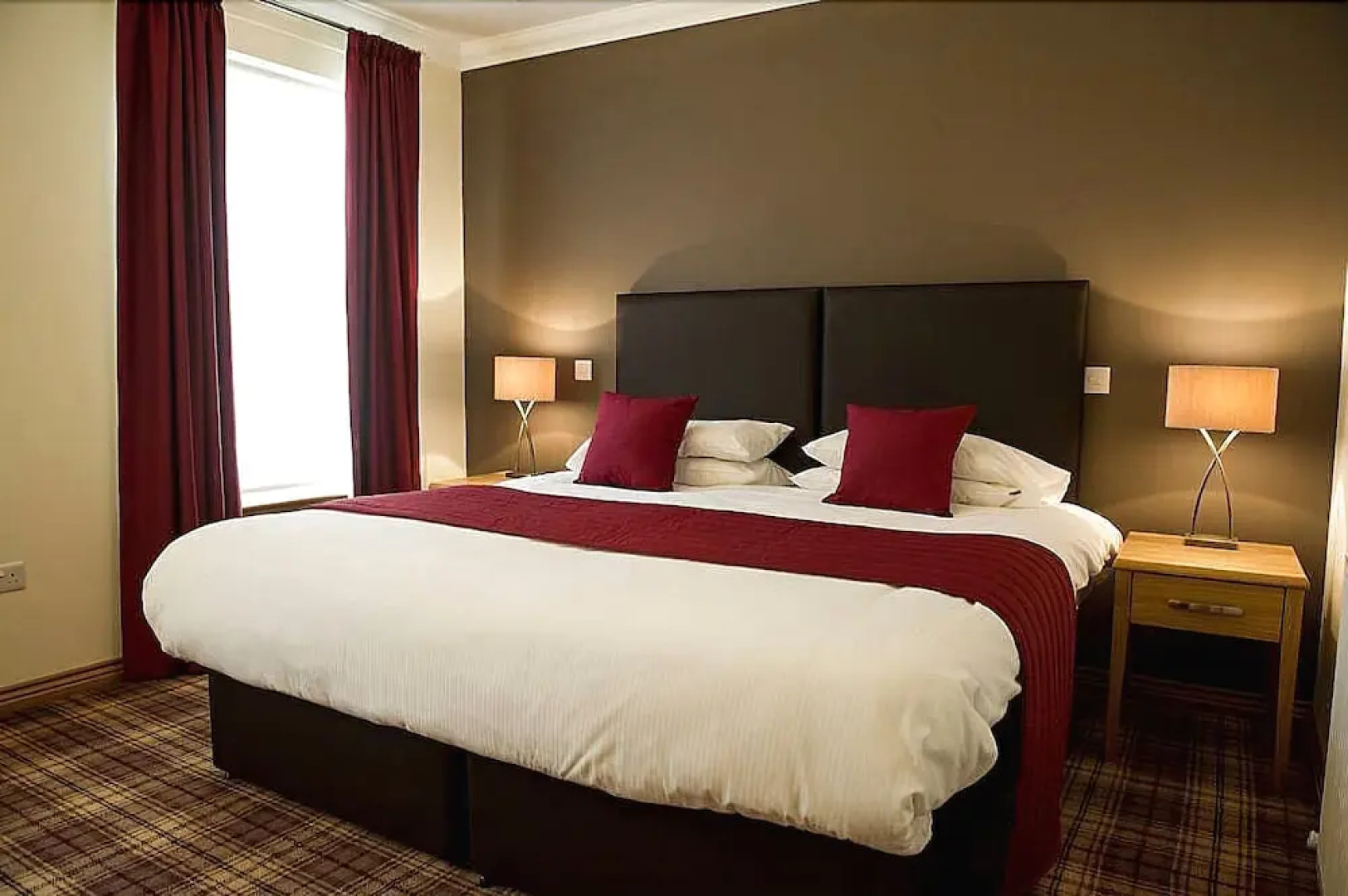 Somerton House Hotel