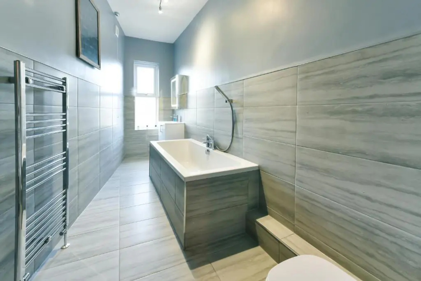 4 Bedroom, 2 Bathroom House - Free Parking