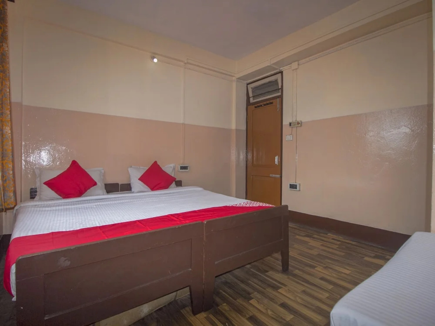 OYO 19941 Hotel Blue Diamond