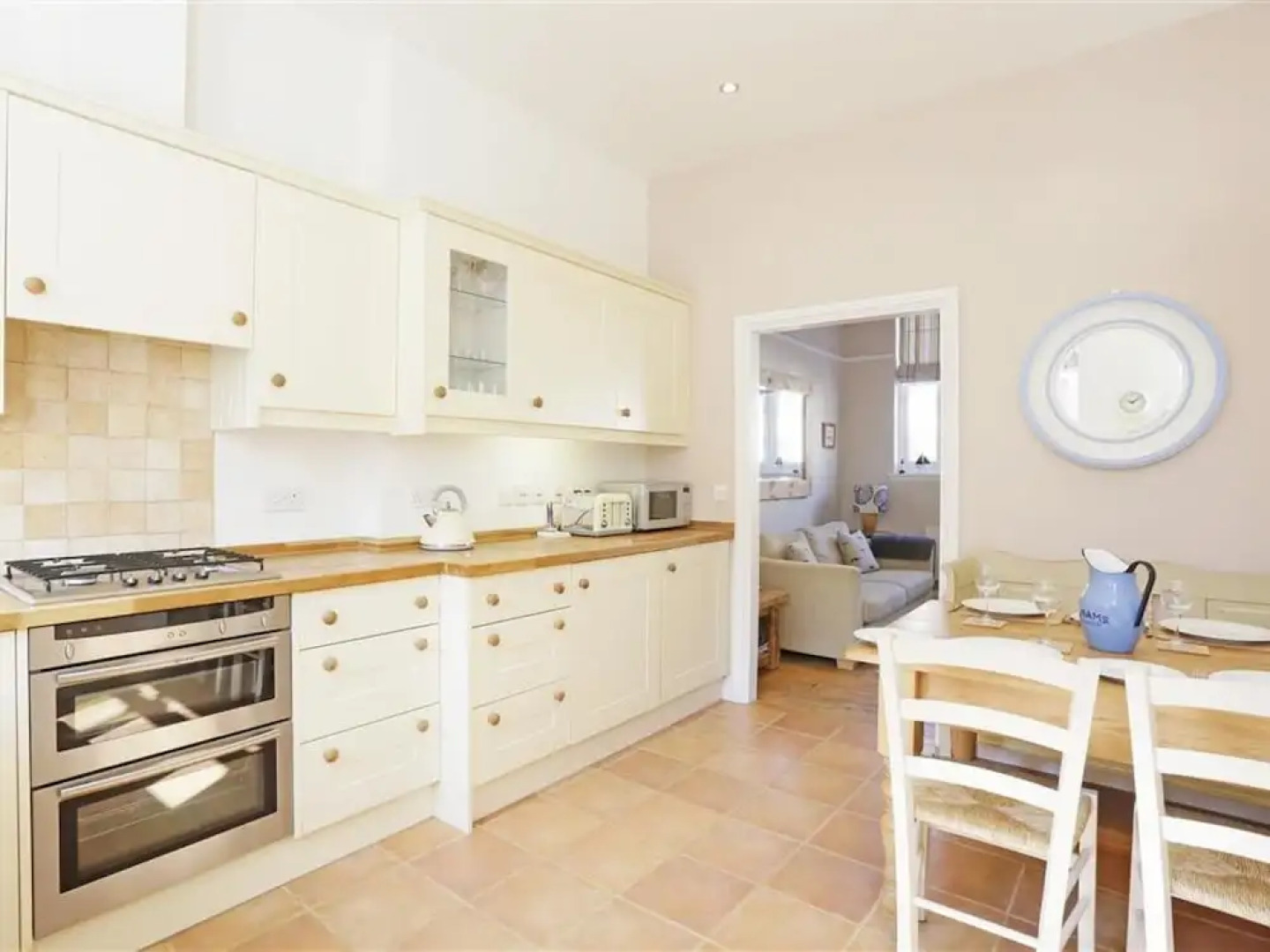 Delightful holiday home in Southwold with Garden
