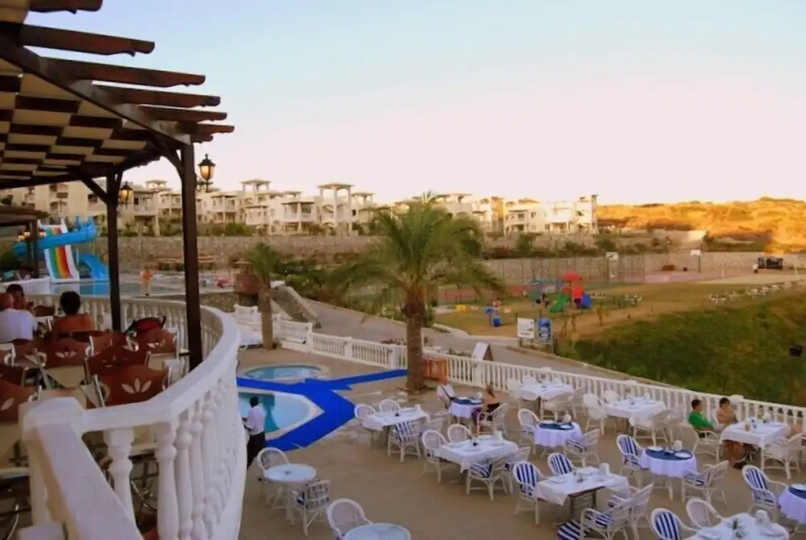 1 Bedroom Apartment Lake View 5 by Likya Global