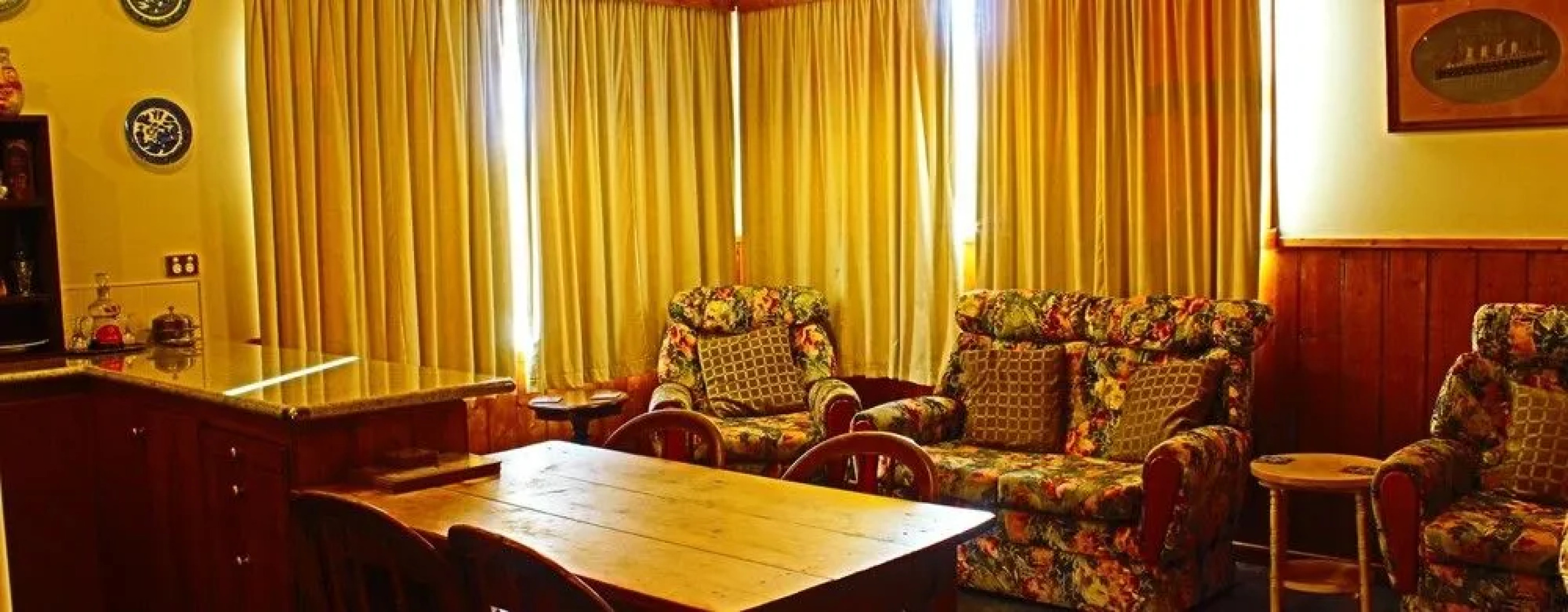 Colonial Cottages of Ross