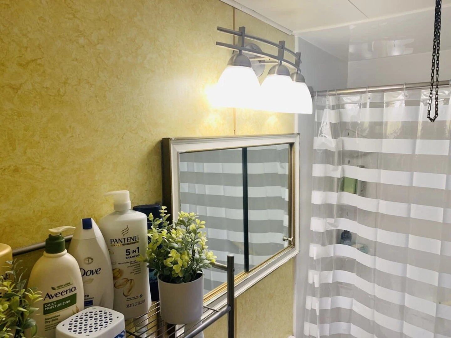 Private Queen Bedroom Garvin