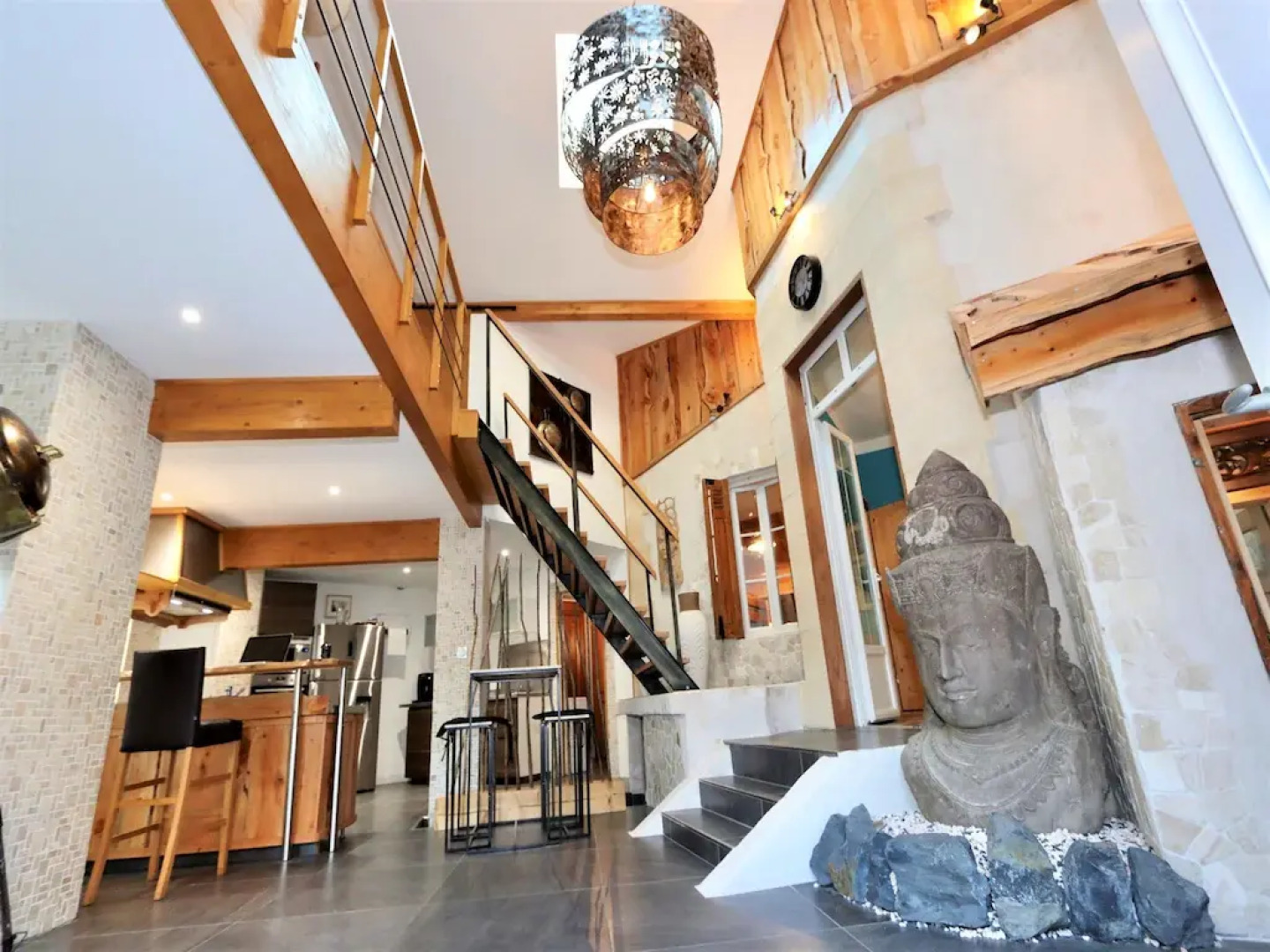 Inviting villa with hot tub in Lacanau 100m from the beach