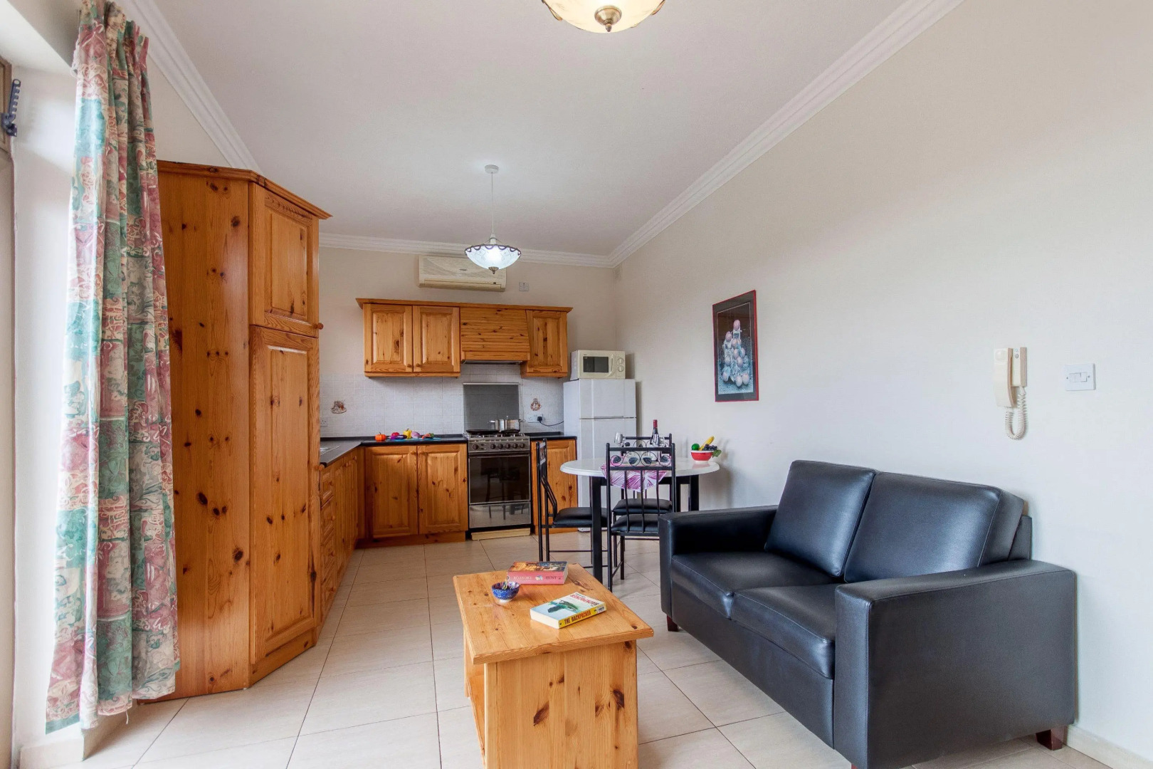 Pool and Sea, Penthouse Merill Apart 6