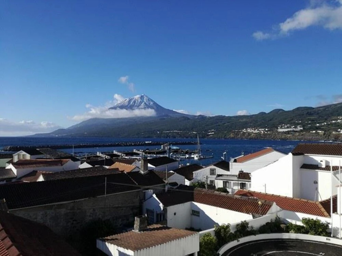 Apartment with one bedroom in Lajes Do Pico with wonderful sea view terrace and WiFi