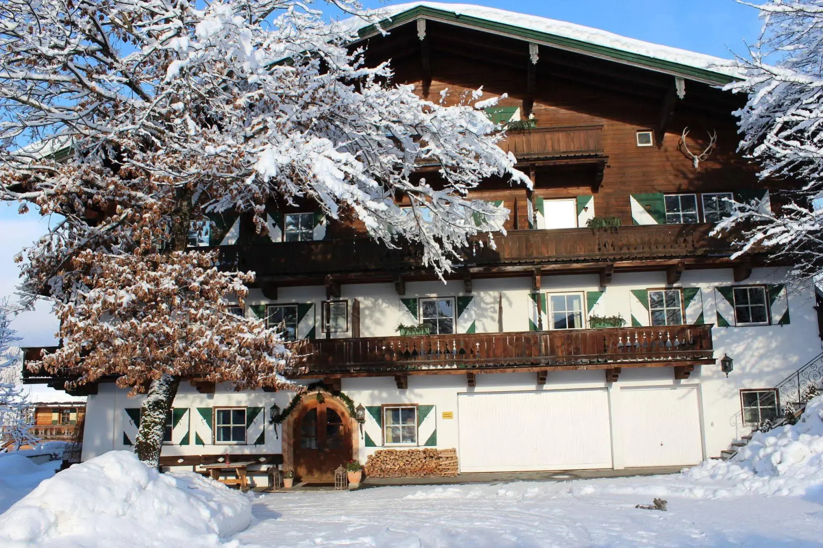 Landsitz Römerhof - Hotel Apartments