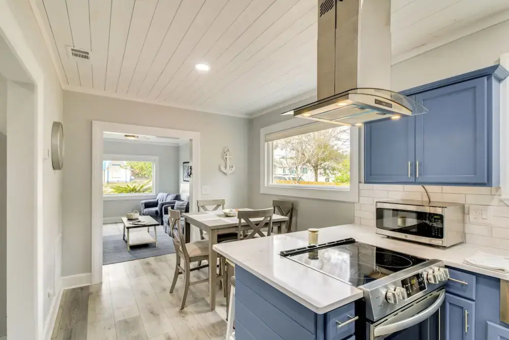 5 Mi to Dtwn: Bright Home w/ Yard in Pensacola!