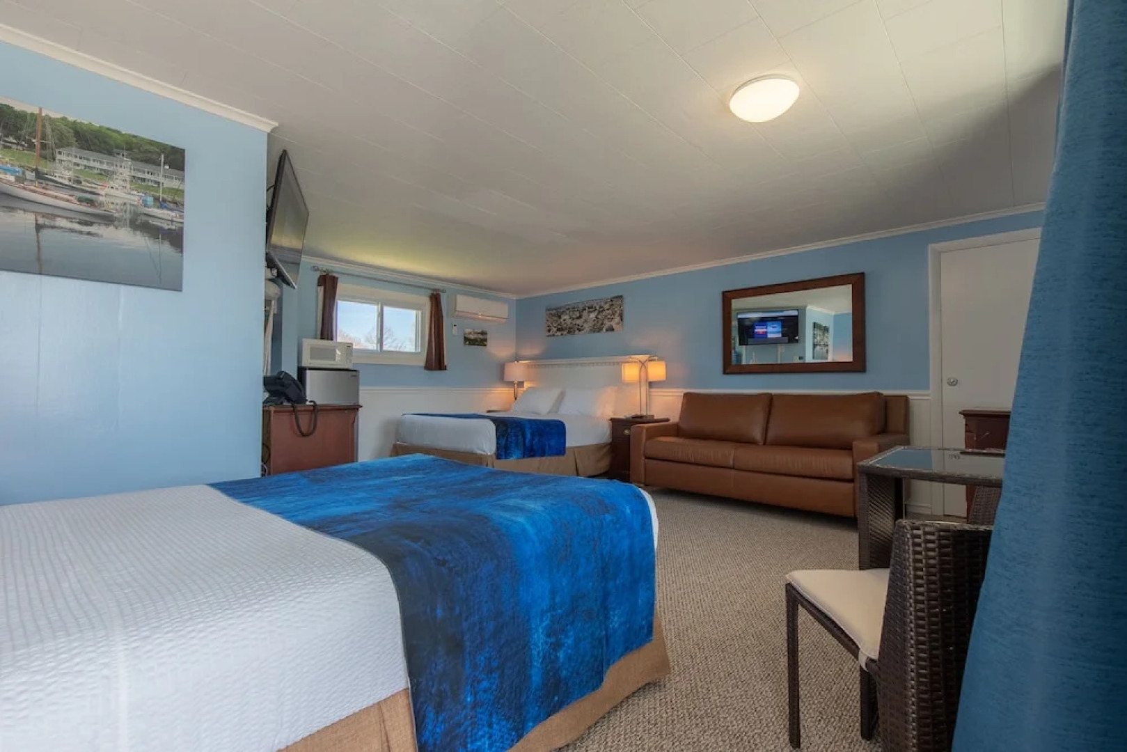 Footbridge Beach Motel