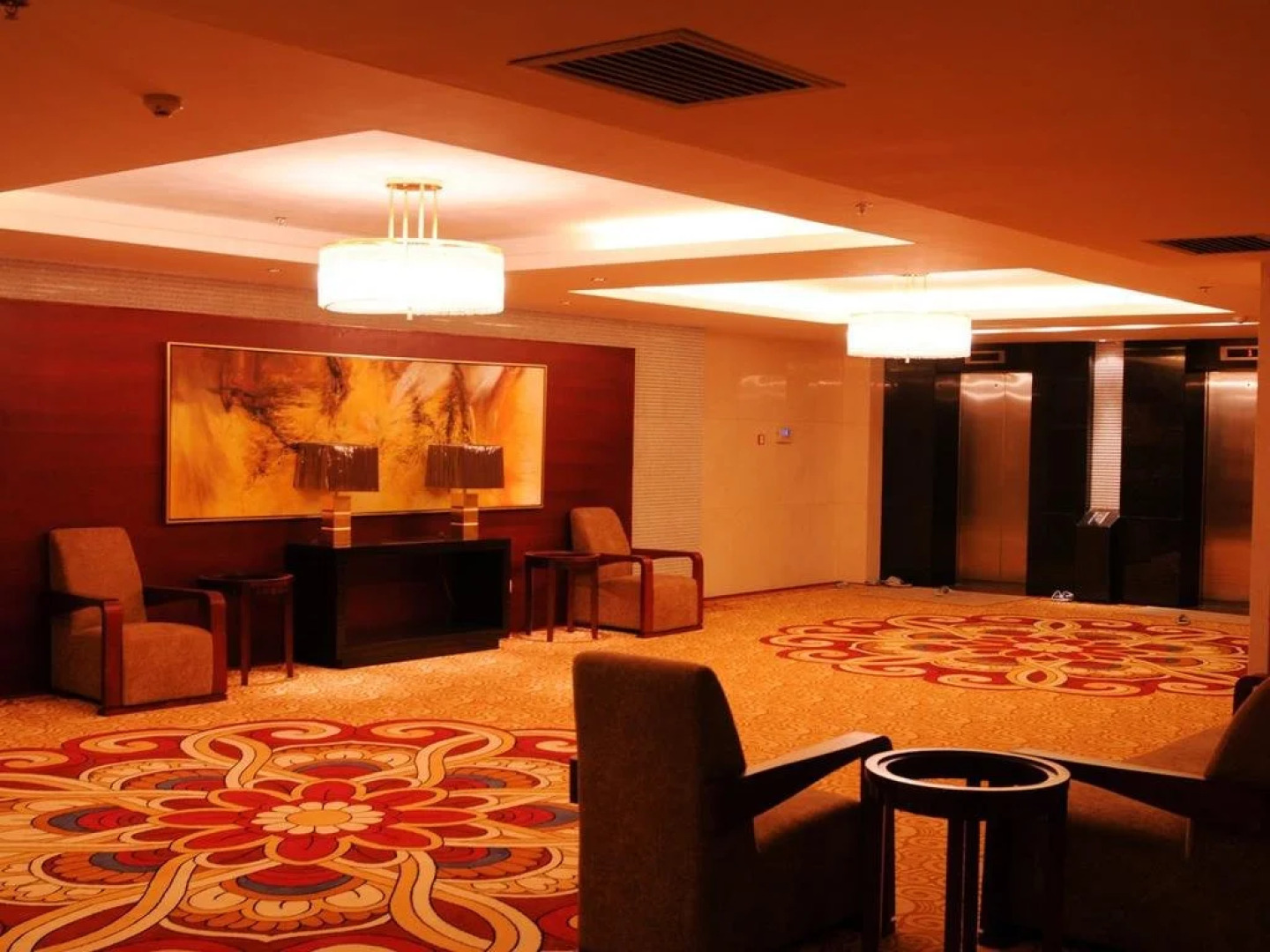 Rising Dragon International Hotel