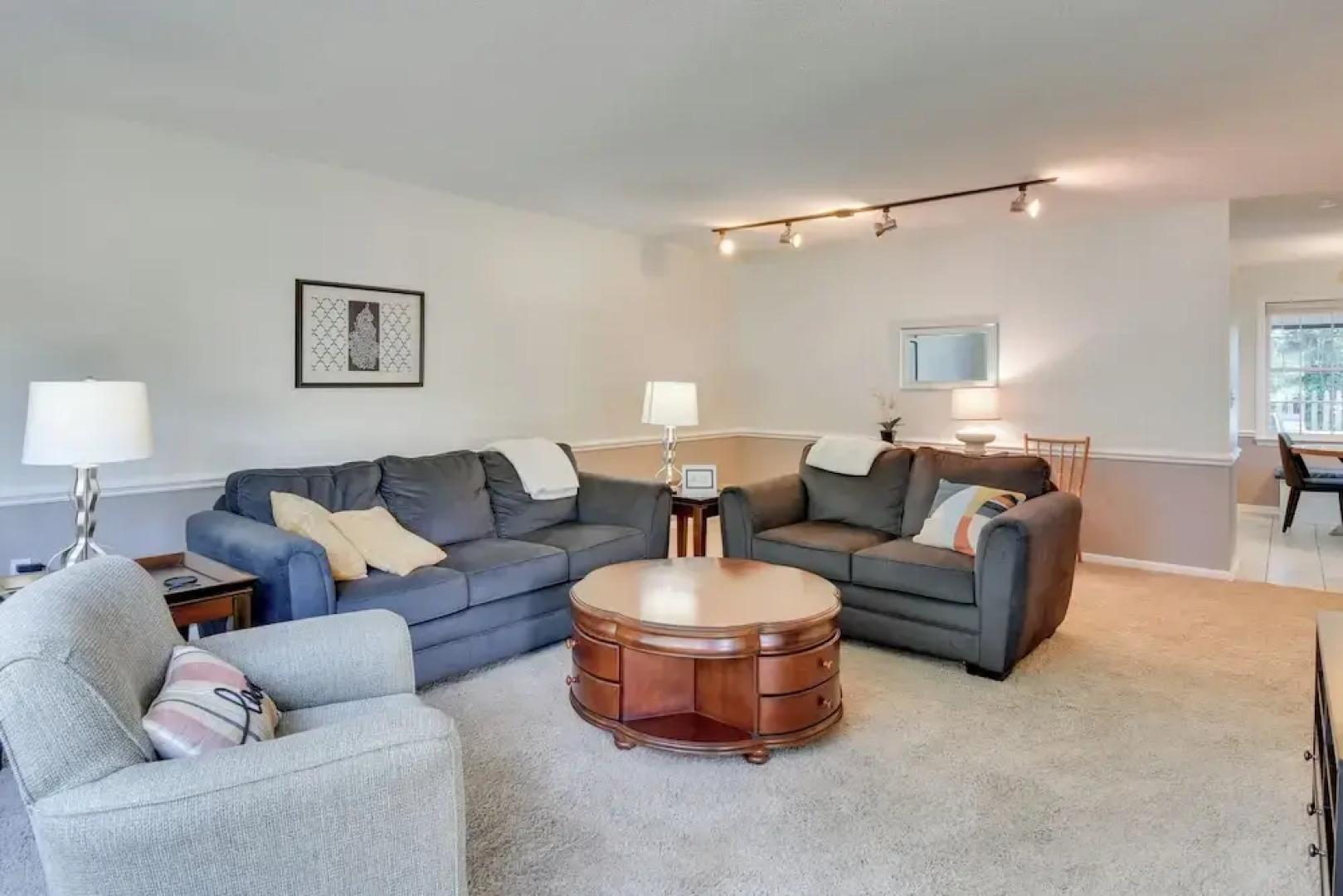 Seneca Escape w/ Screened Patio: Near Lakes!