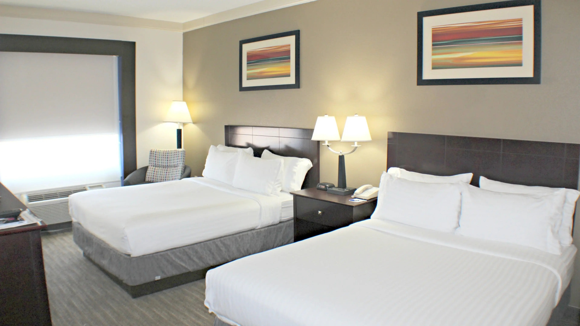 Holiday Inn Express & Suites Plainview by IHG