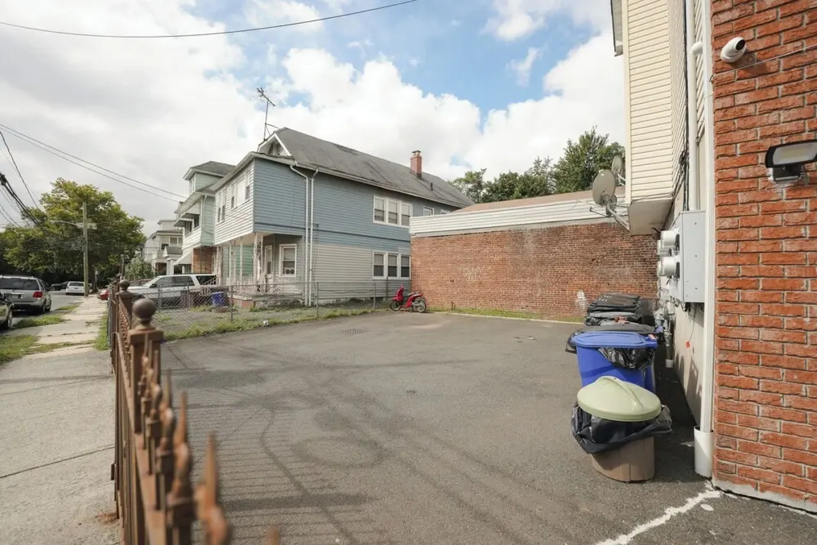 Newark Liberty Gem Brick House - Apt 3