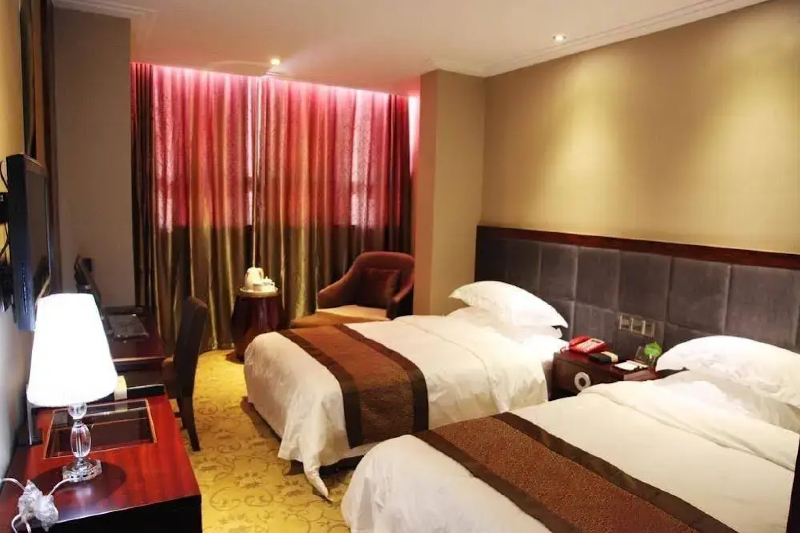 Tiancheng Holiday Hotel (Nanchong Renmin Garden)