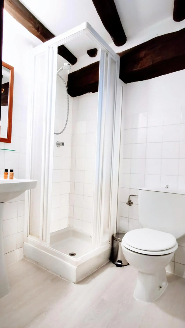 Casa independiente y completa con una habitación "Venta de Cidones"