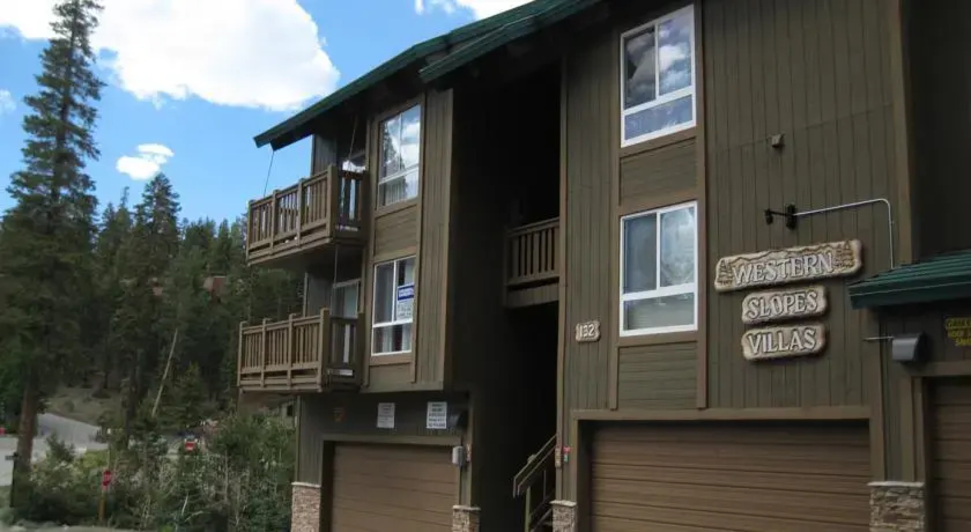 Western Slopes Villas by Mammoth Reservation Bureau