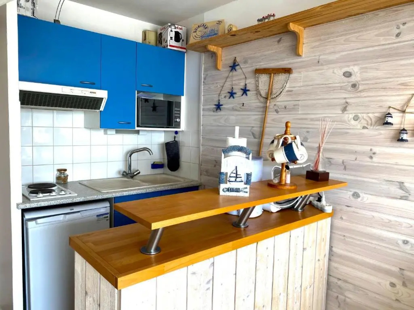 REF 003 STUDIO Vue sur port Résidence du Soleil