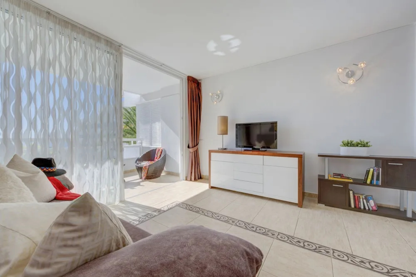 307 Bright Apartment, Sea View, WiFi, Air Conditioning