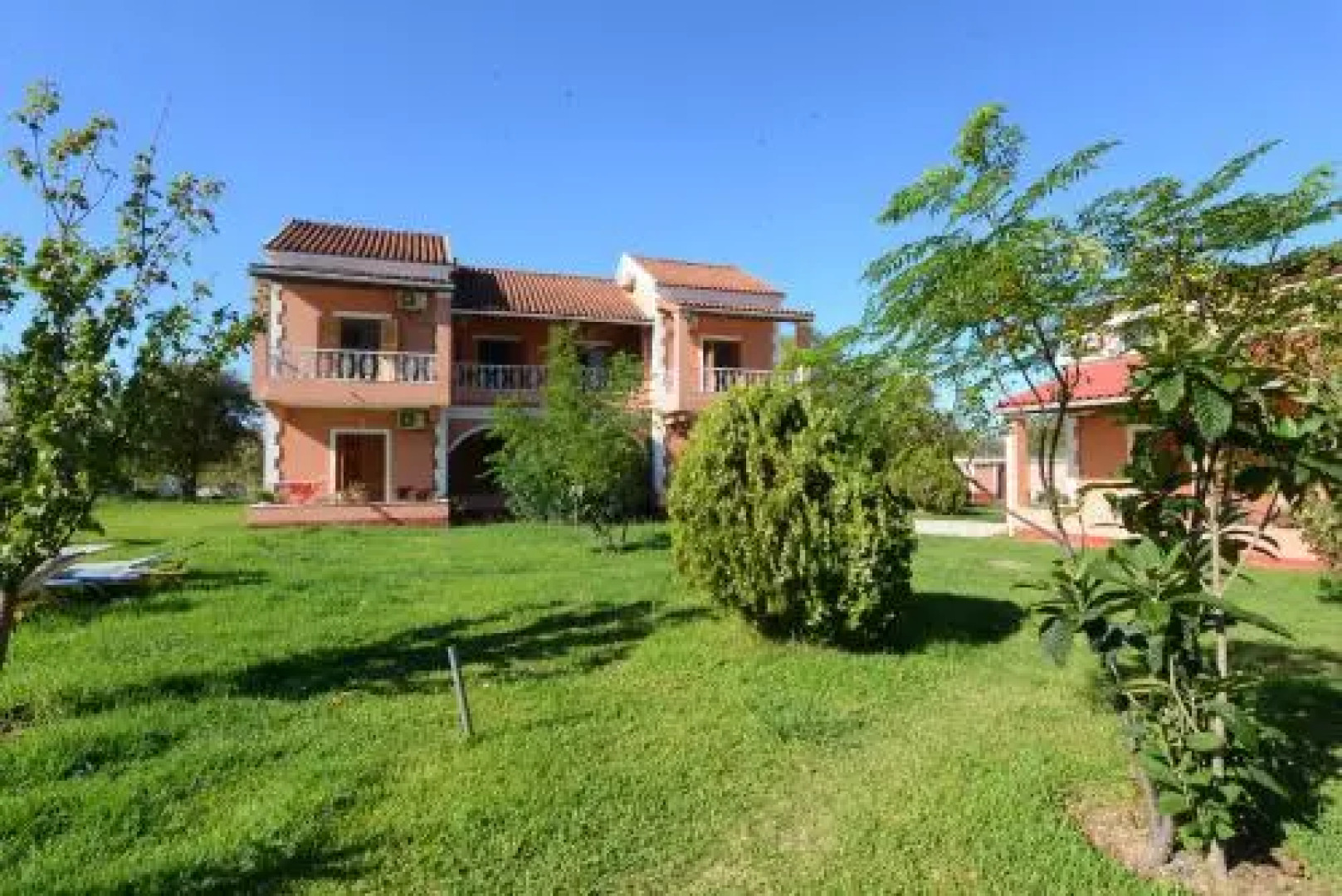 Charlies Venus Apartments