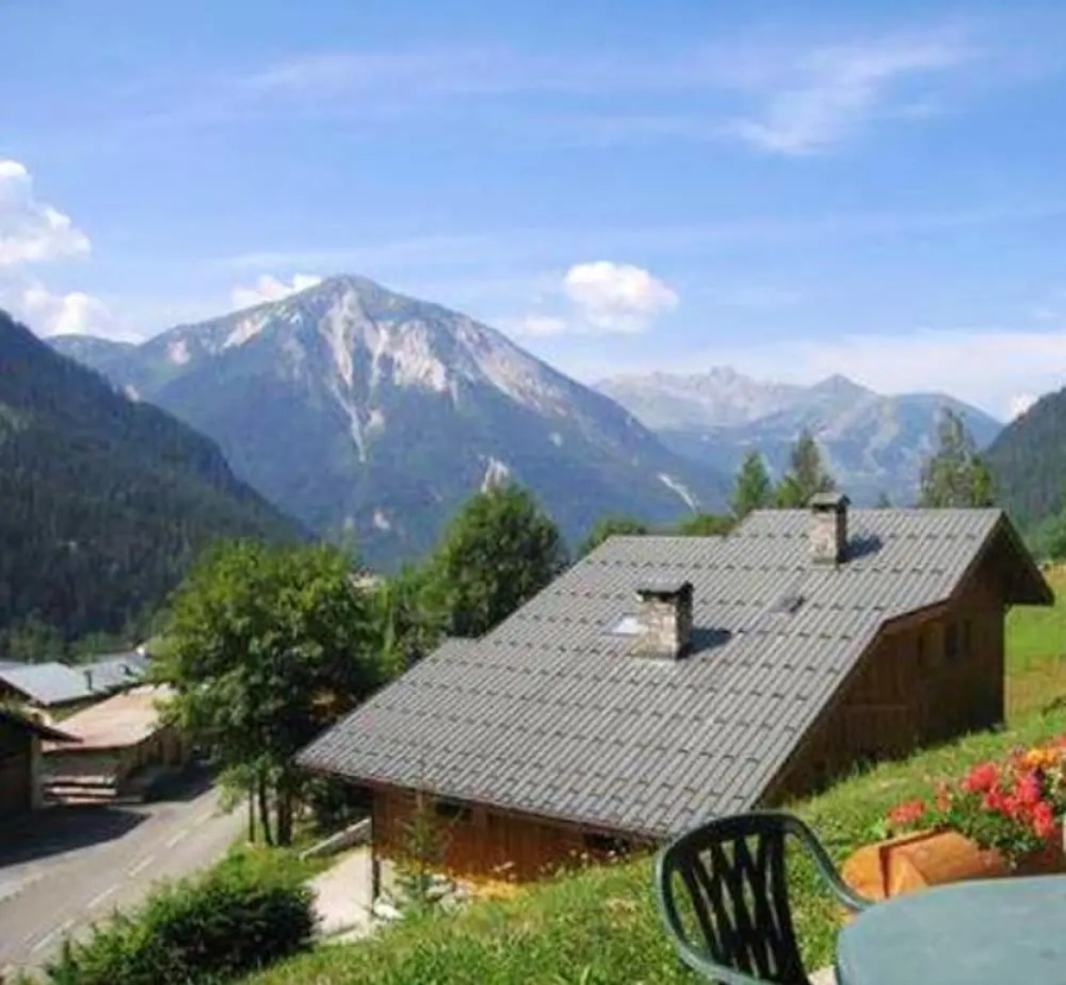 Apartment With one Bedroom in Champagny-en-vanoise, With Wonderful Mountain View, Furnished Garden and Wifi - 1 km From the Slopes