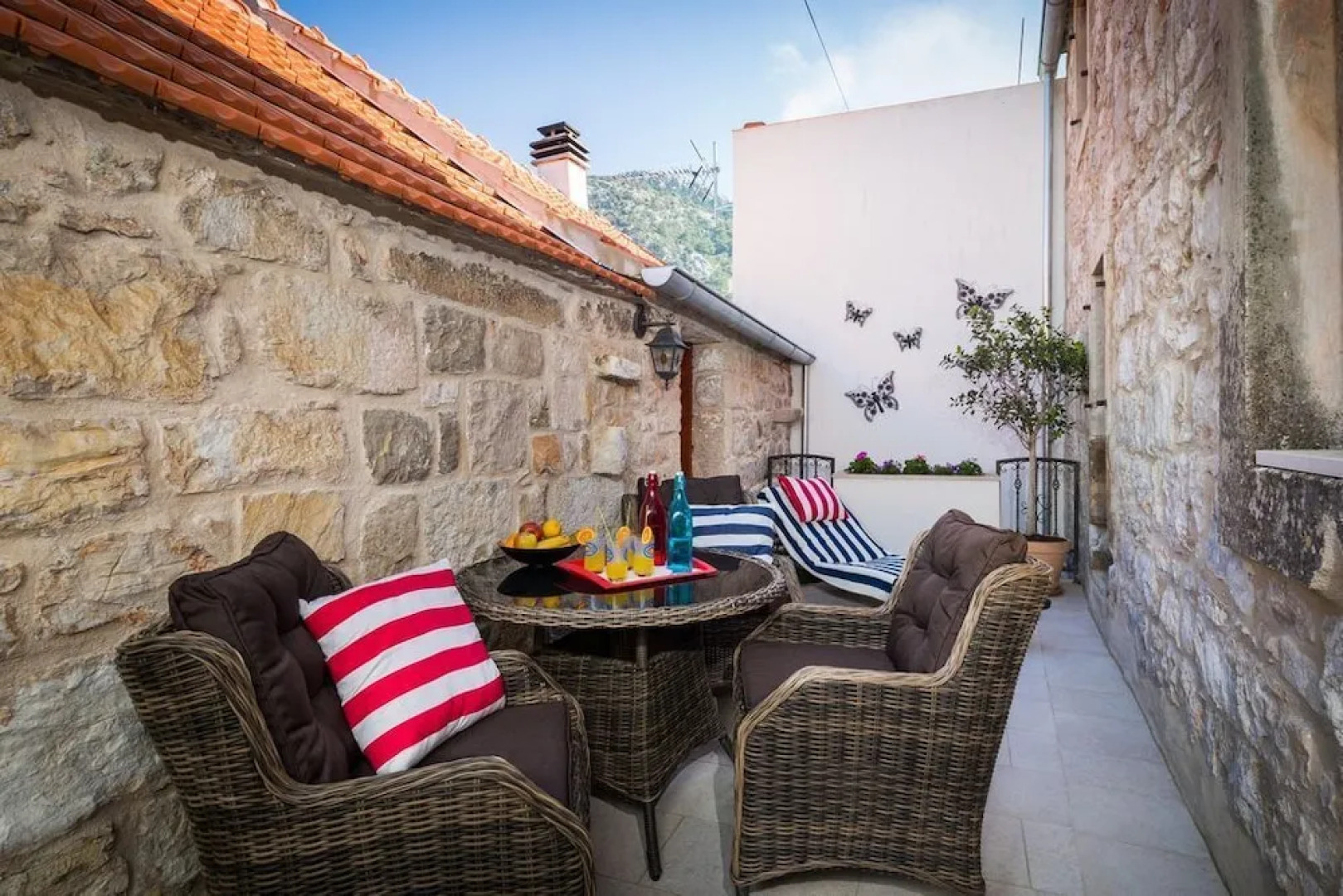 Holiday Home Secret Garden