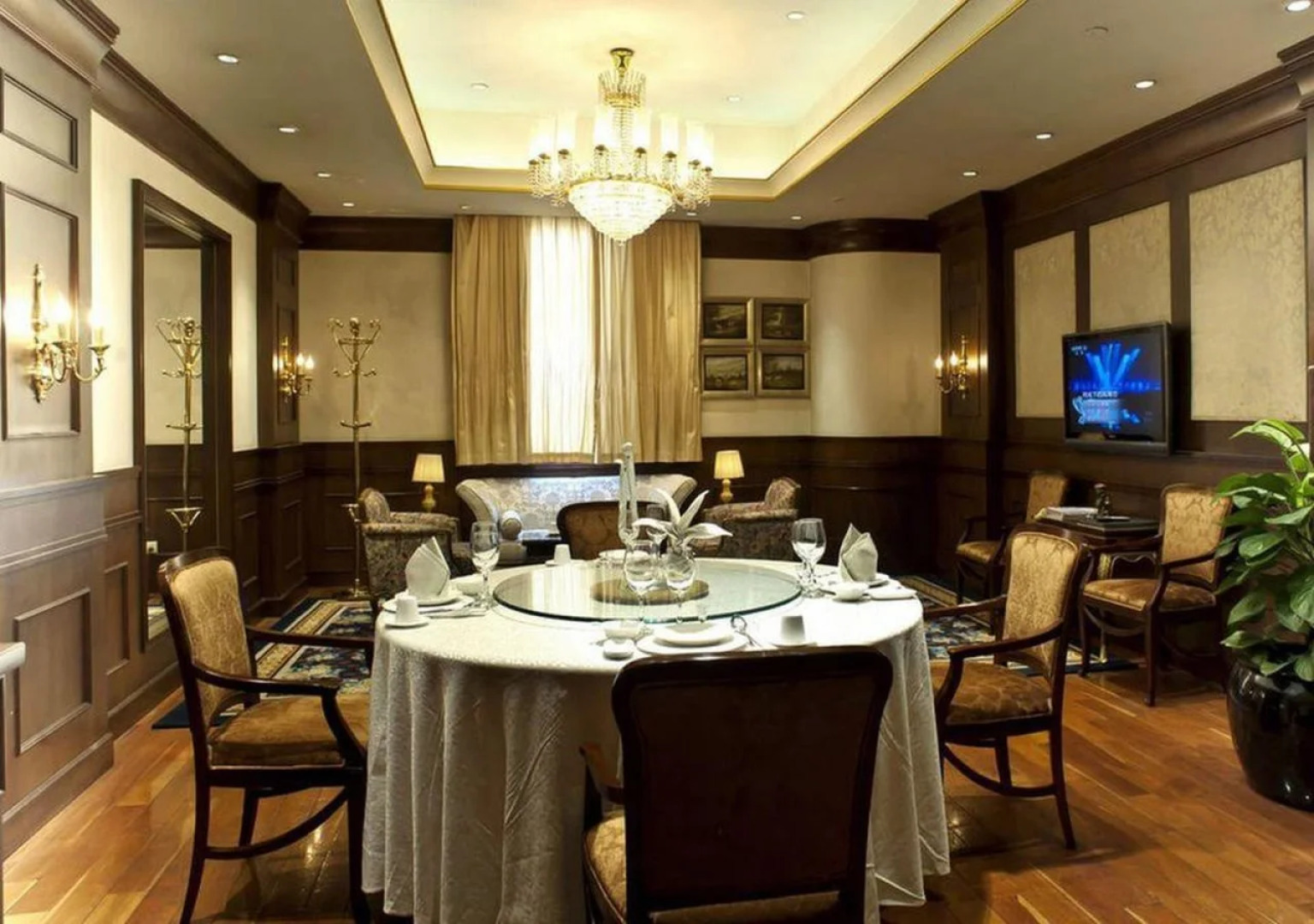 Howard Johnson Ginwa Plaza Hotel