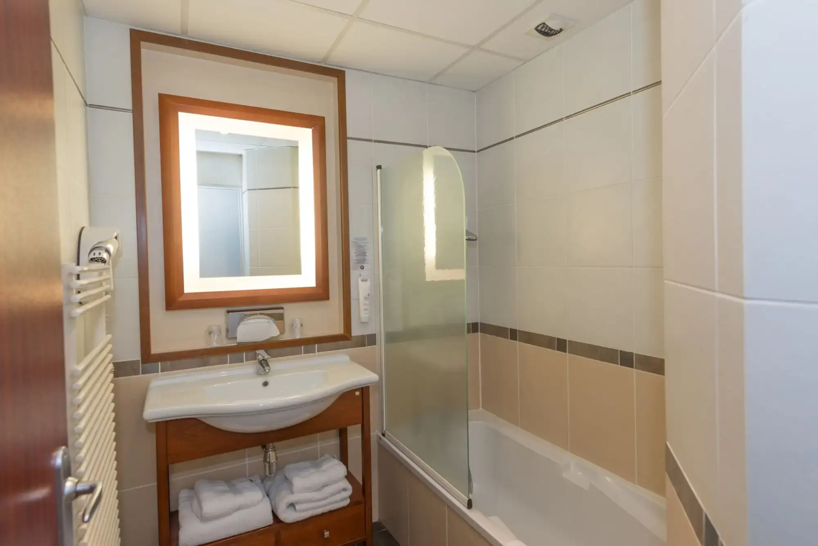 Kyriad Limoges Centre - Gare - Atrium