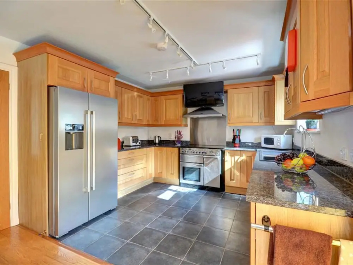 Comfortable, Bright Holiday Home With Private Garden in the South of Cornwall