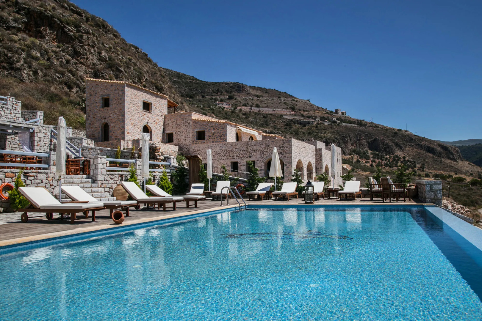 En Plo Luxury Suites