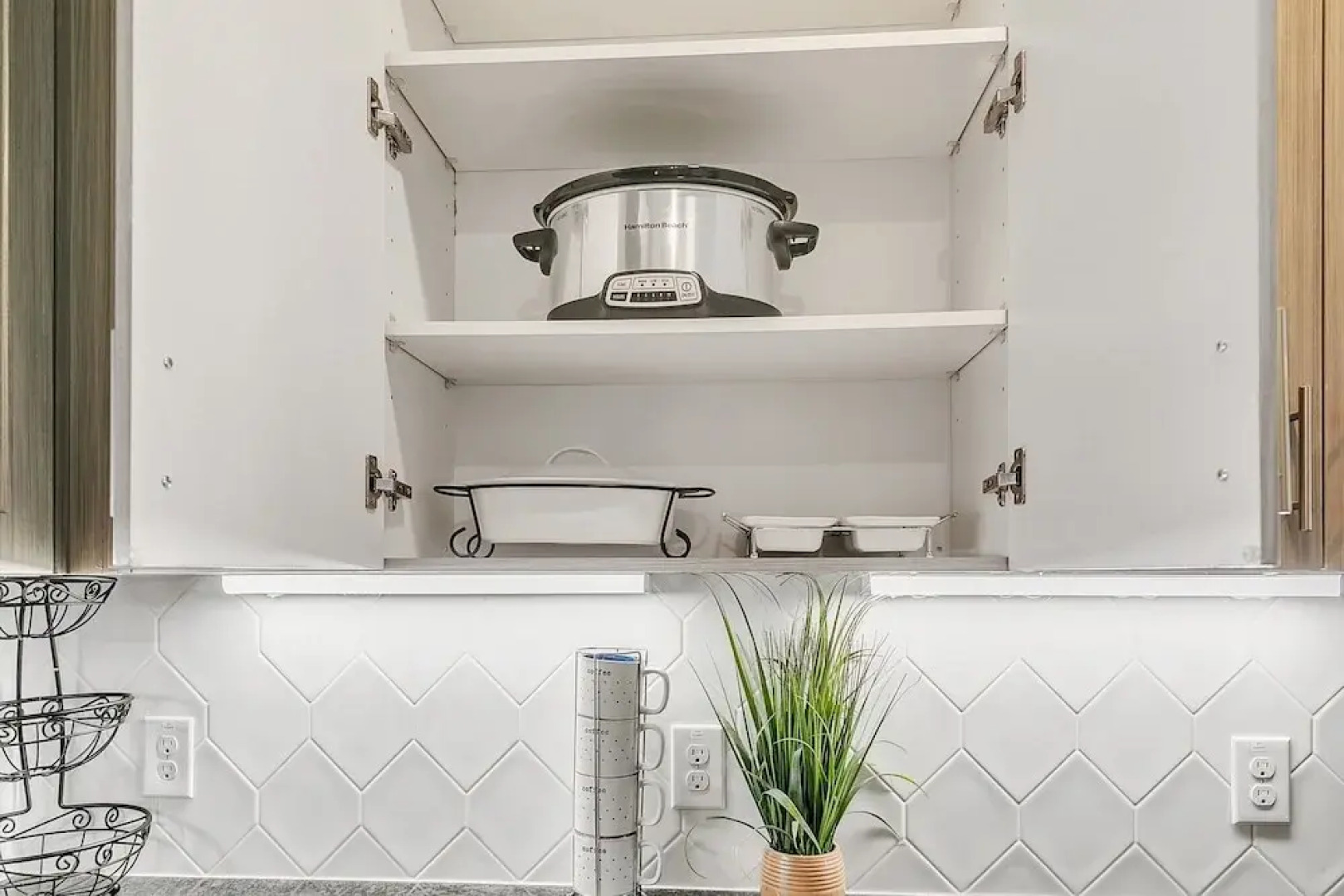 Maison De Luxe Brand New Cozy, Prime Location 1 Bedroom Condo by Redawning