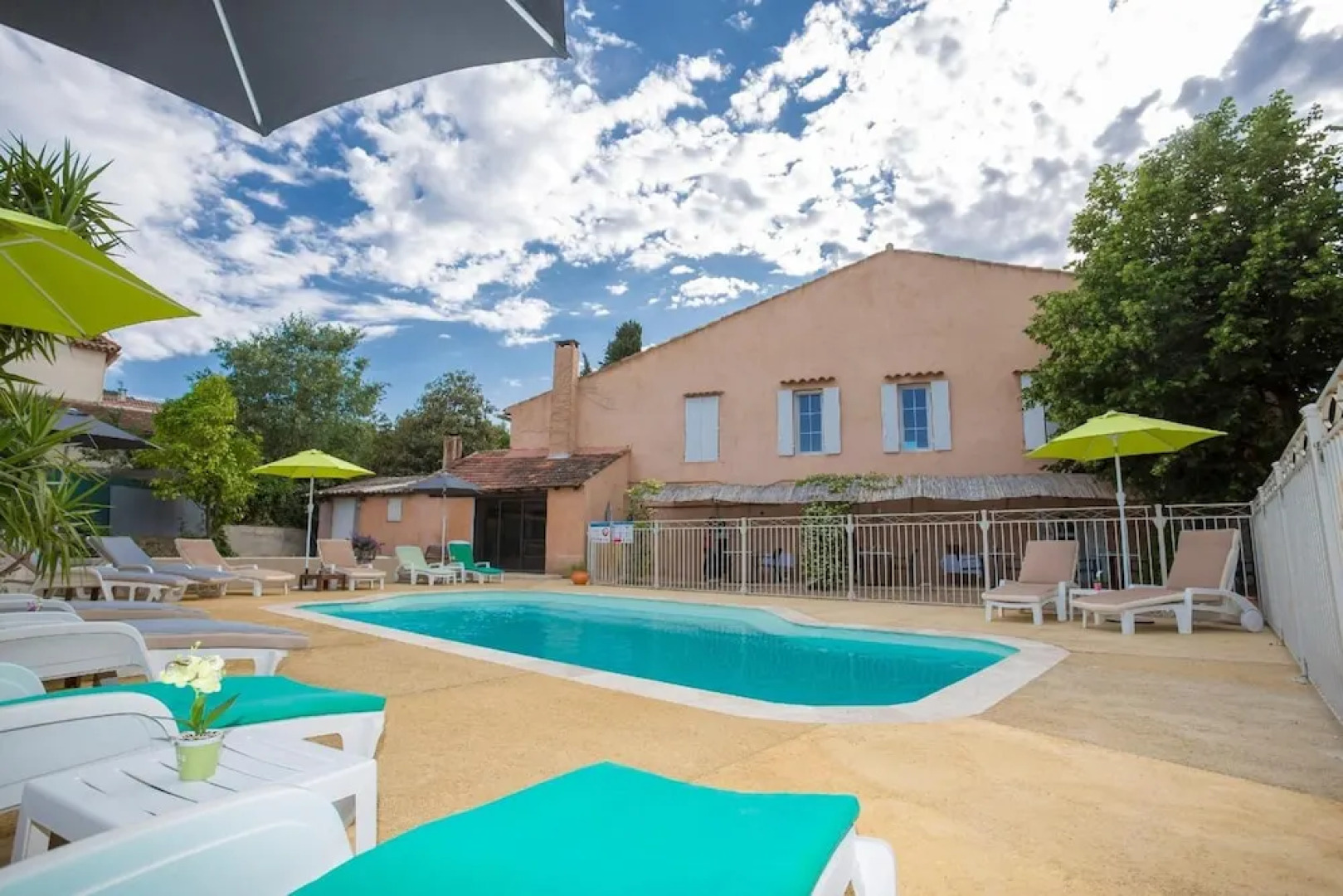 Hôtel La Cauquière