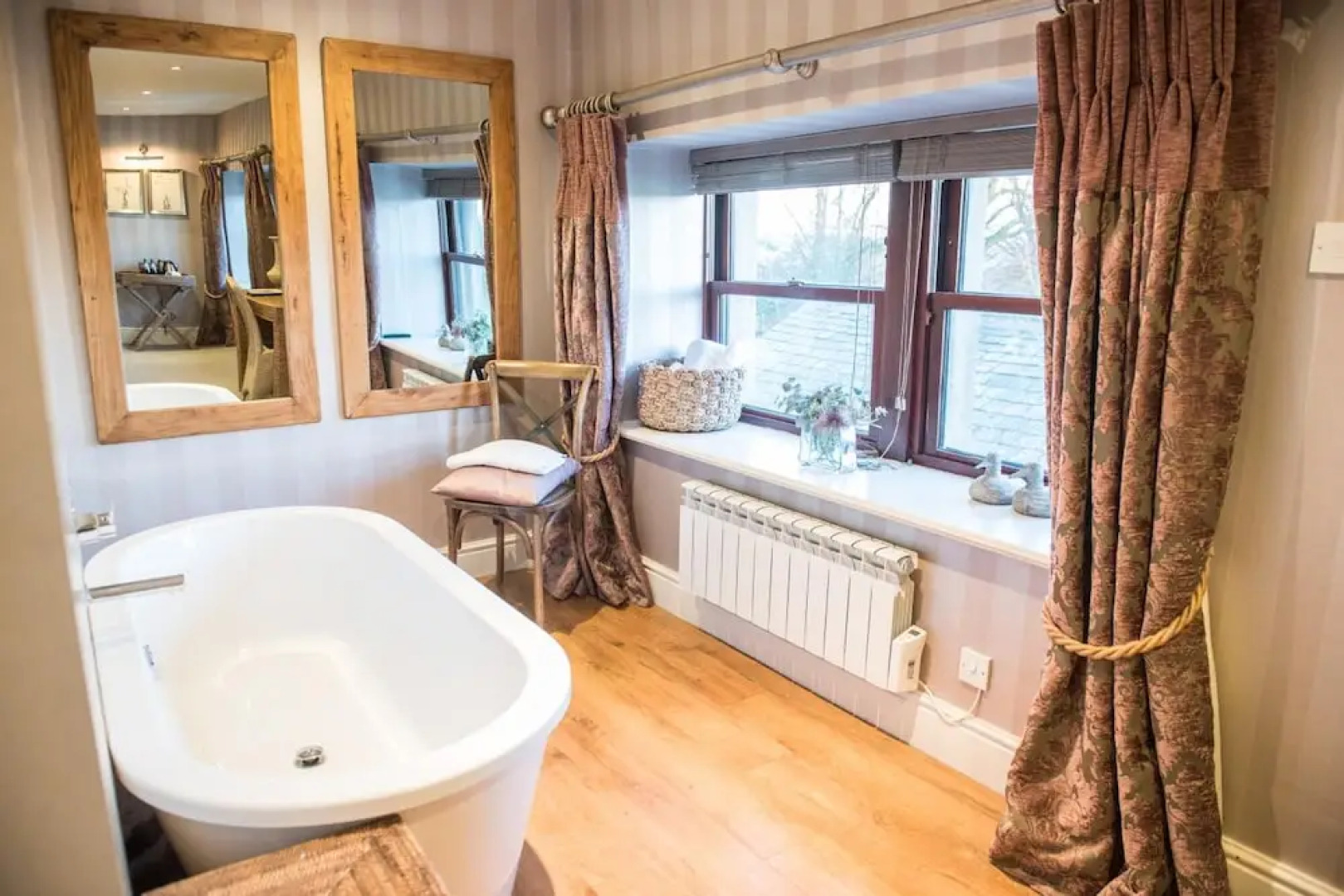 Shireburn Arms Hotel