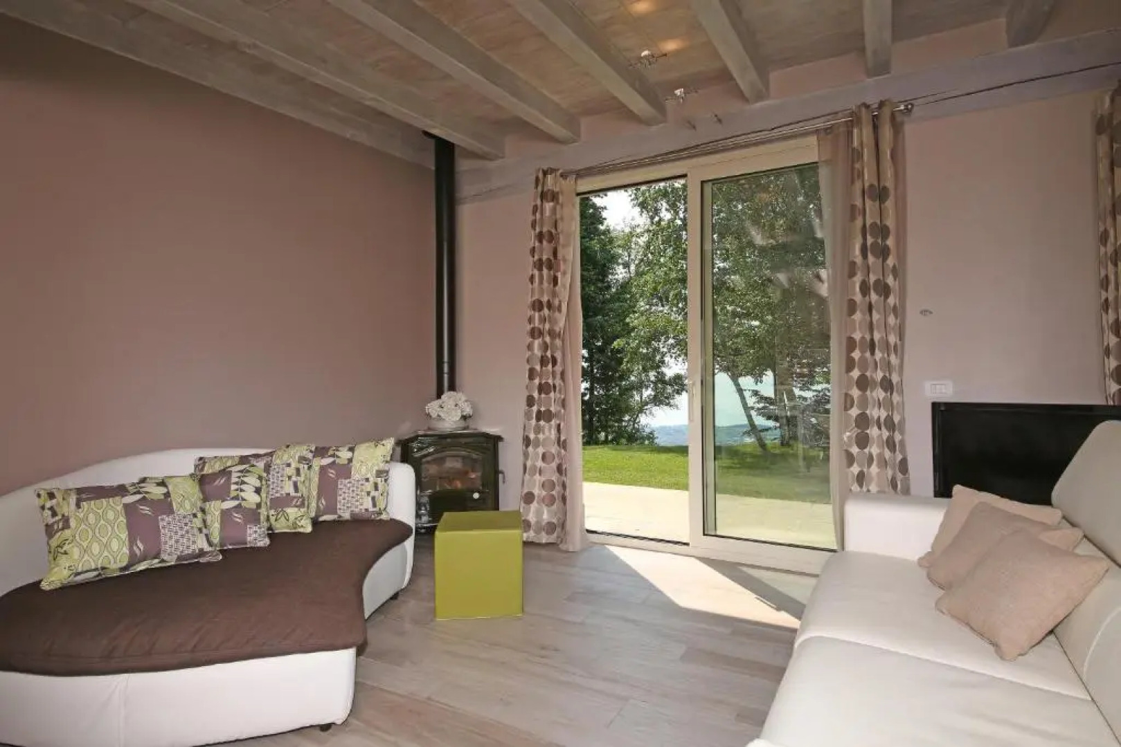 Villa Luna Stunning Modern Villa Shared Infinity Pool, Big garden, Fantastic lake view,AC,