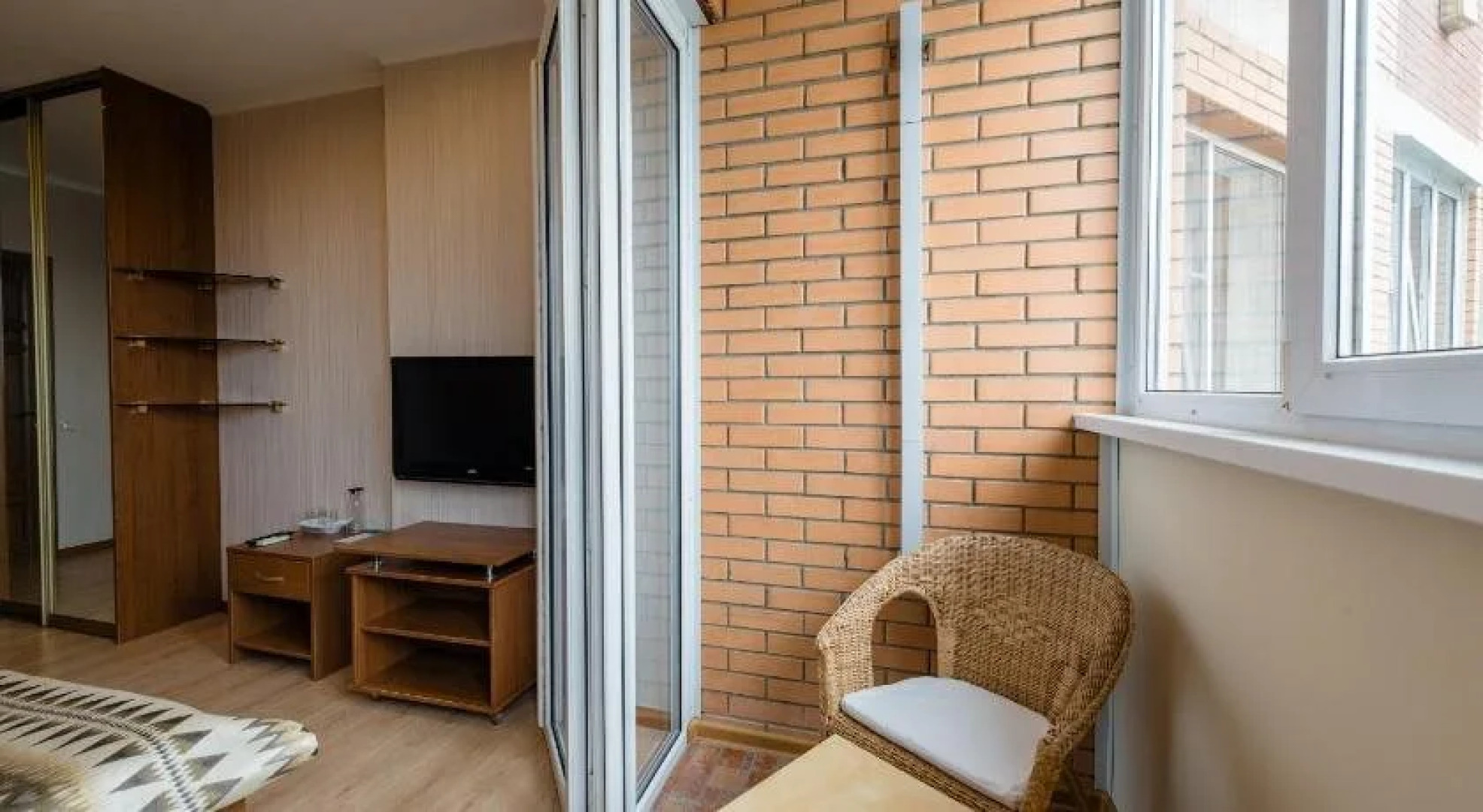 V Dvukh Shagakh na Festivalnom