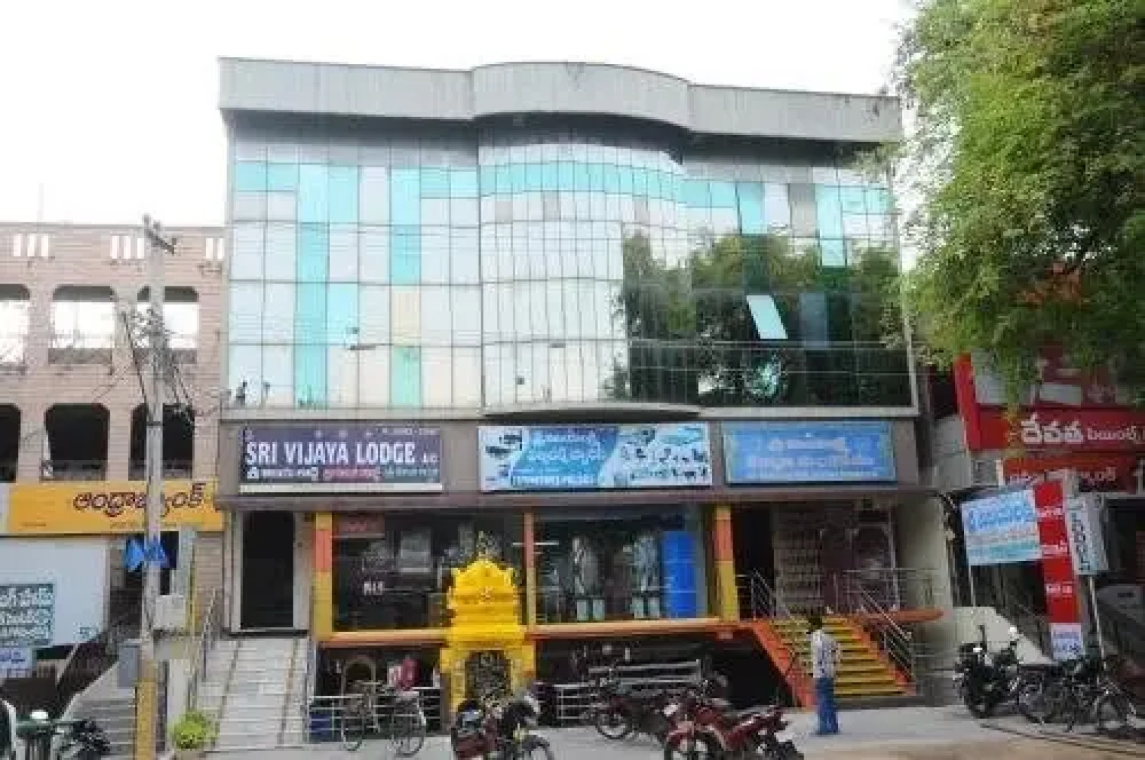 Sri Vijaya Residency A/C