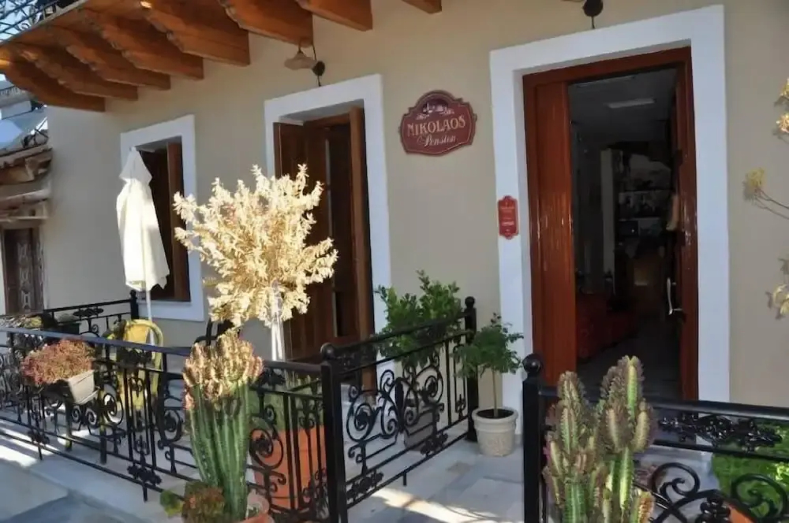 Nikolaos Pension