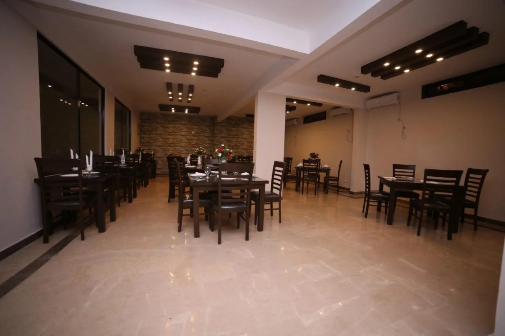 Zifan Hotel & Suites