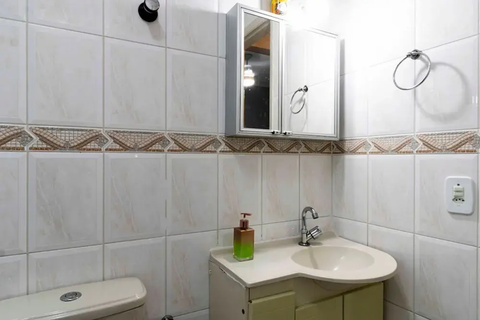 Apto com Excelente Localiza o a 50m da Praia