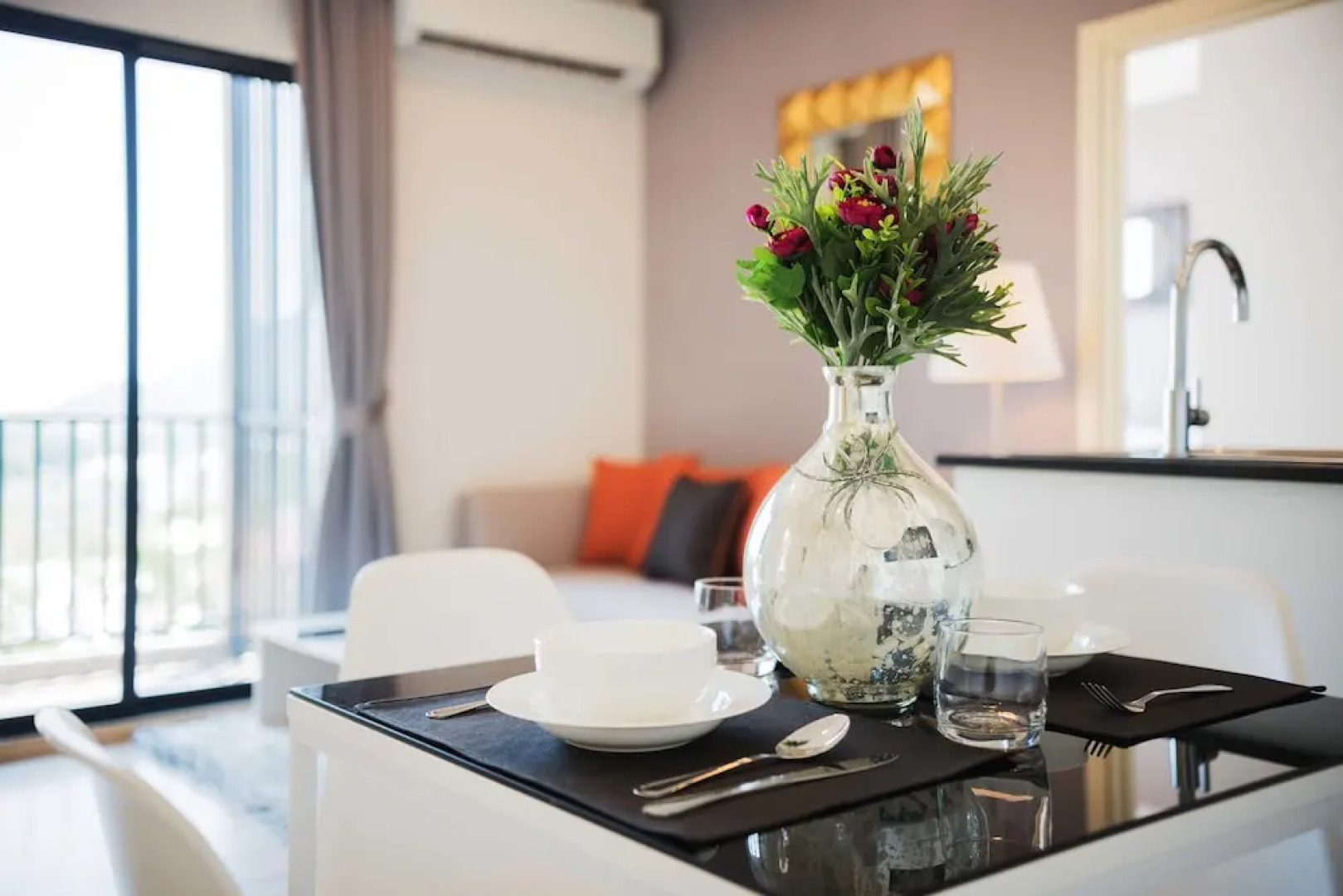 Favstay - The Base Uptown Phuket