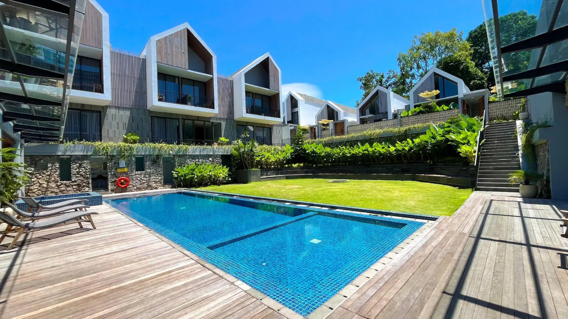 Facade Hotel by Azana